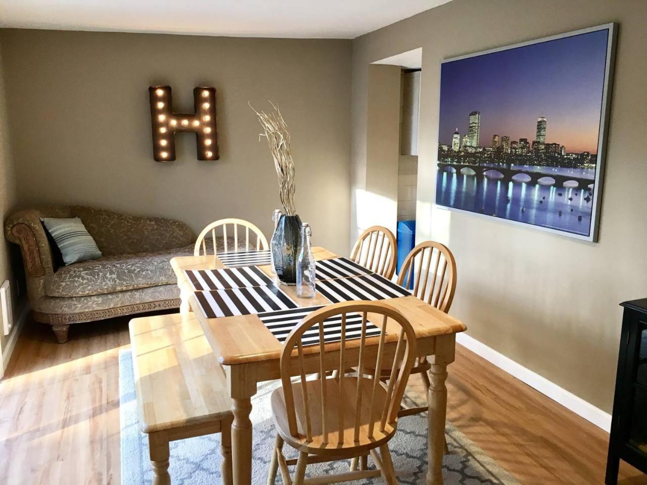 ~*Pet Friendly 30Min To Downtown*~ The Bostonian Villa Bagian luar foto